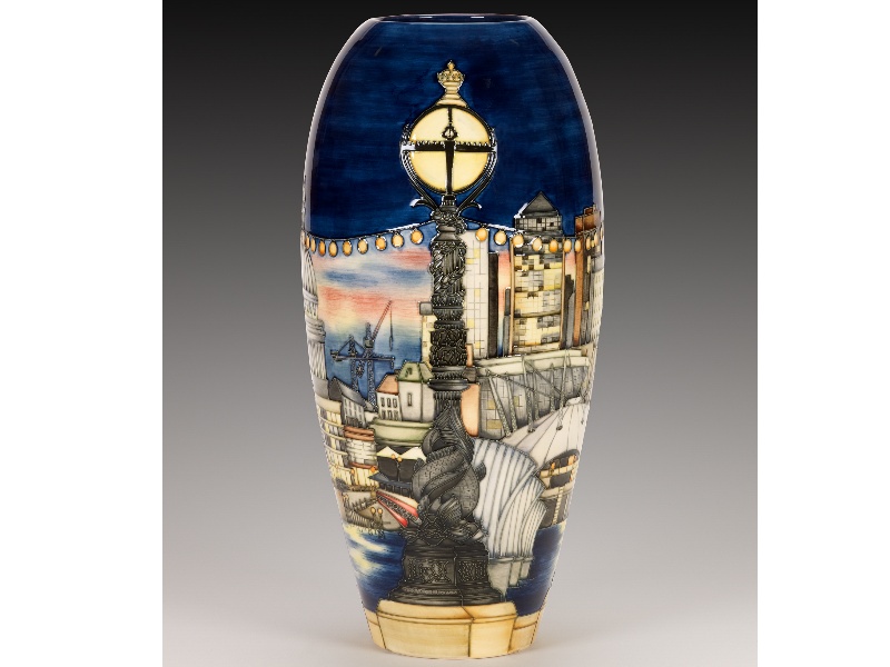 Moorcroft Pottery London 101/18-3031