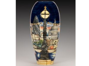 Moorcroft Pottery London 101/18-0